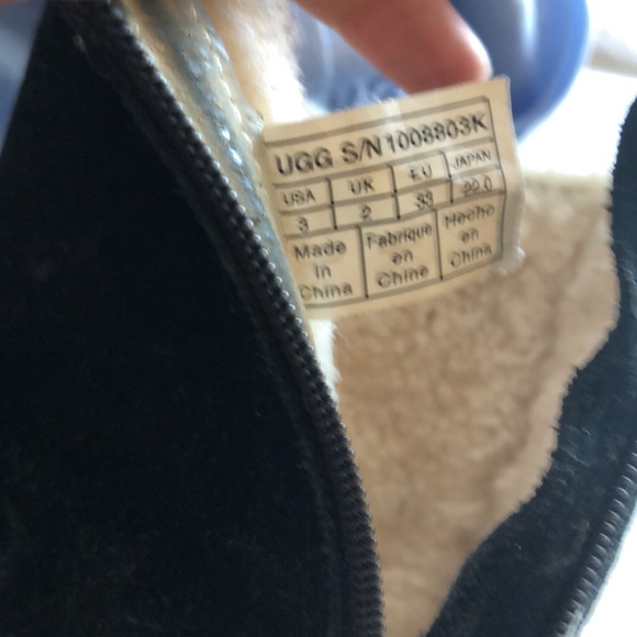 Girls authentic UGG black suede biker boots - Picture 5 of 6